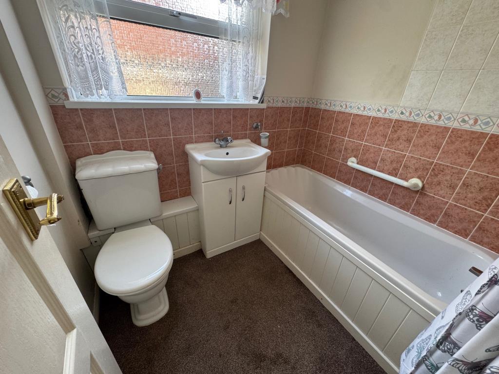 Lot: 142 - TWO-BEDROOM SEMI-DETACHED BUNGALOW WITH GARAGE - Bathroom/WC